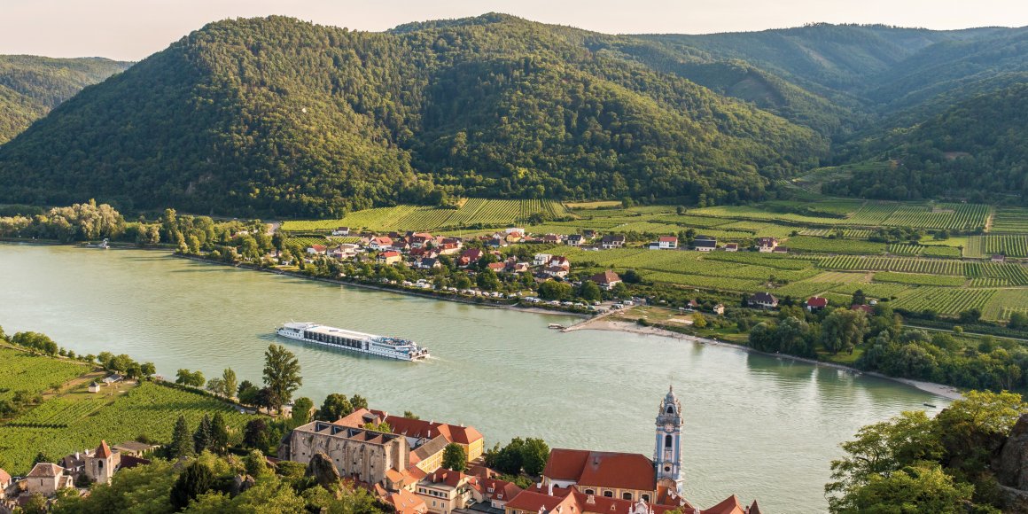 Donauschiff bei Dürnstein