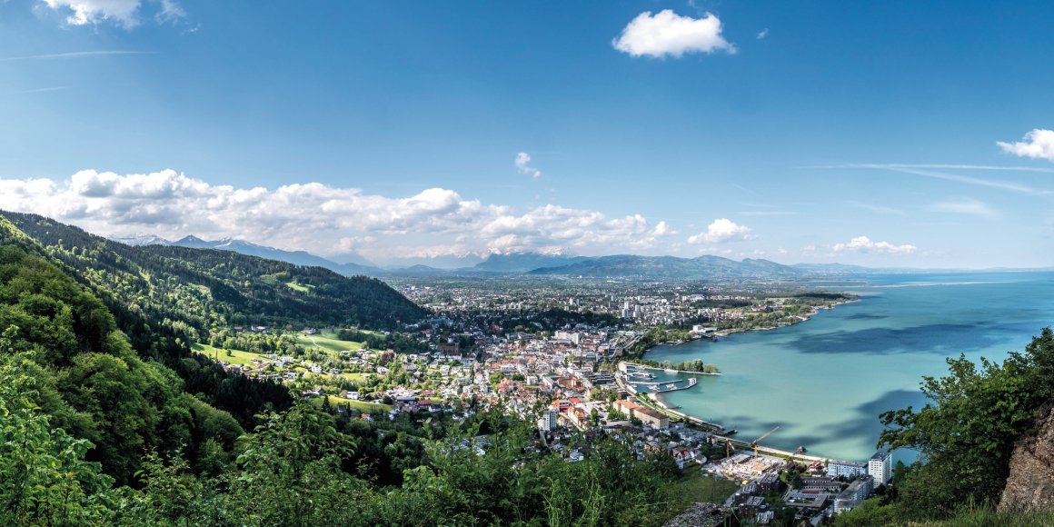 Panoramablick auf Bregenz am Bodensee