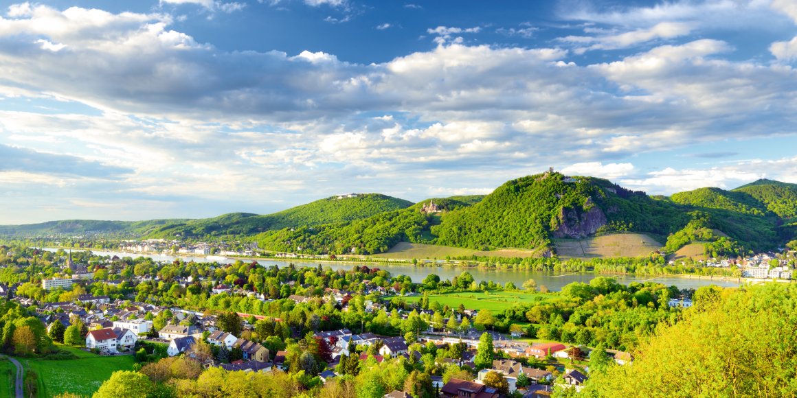 Blick auf Bonn und Rhein mit dem Siebengebirge