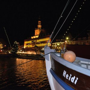 Weihnachtlicher Ratsdelft in Emden
