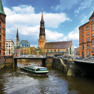 Hamburger Speicherstadt mit Katharinenkirche