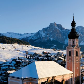 Blick über Kastelruth im Winter