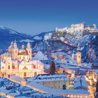 Blick über das winterliche Salzburg 