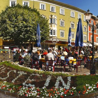 Unterer Stadtplatz mit Marienbrunnen in Kufstein