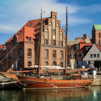 Wismar Hafen mit Altstadt