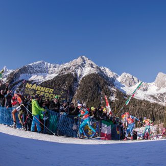 22.01.2017, Antholz, Italy (ITA):Vanessa Hinz (GER), Anais Chev