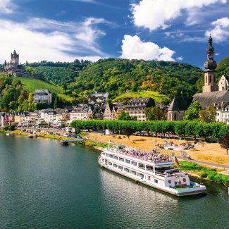 Schifffahrt auf der Mosel bei Cochem