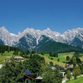 Maria Alm mit Steinernen Meer im Hintergrund