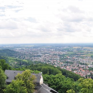 Auerbacher Schloss mit Blick auf Bensheim