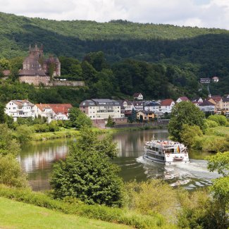 Schifffahrt bei Neckarsteinach