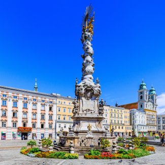 Linzer Hauptplatz mit Dreifaltigkeitssäule
