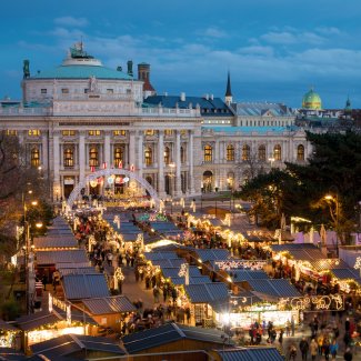 Weihnachtsmarkt am Burgtheater in Wien