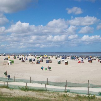 Am Strand von Neuharlingersiel