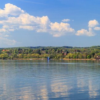 Ammersee Panorama mit Diessen und St. Alban