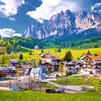 Blick auf Cortina D' Ampezzo
