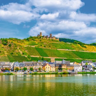 Blick auf Alken und die Burg Thurant