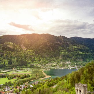 Blick auf die Gerlitzen und den Ossiacher See